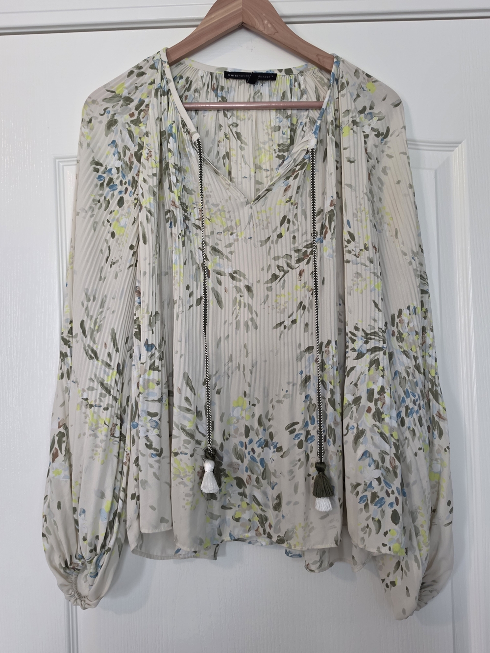 White House Black Market Cream Floral Pleated Peasant Blouse